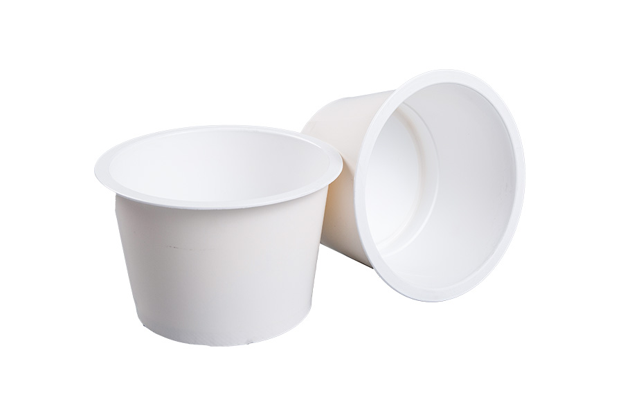 Tazas calientes aisladas de dos paredes